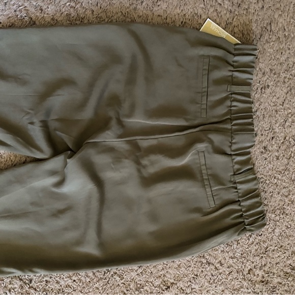 Women’s Michael Kors pants size medium - Picture 3 of 3